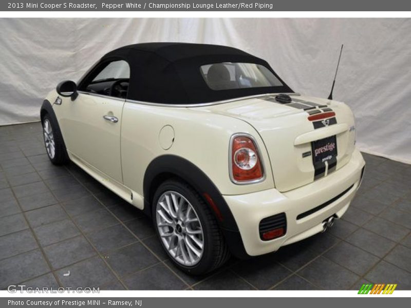 Pepper White / Championship Lounge Leather/Red Piping 2013 Mini Cooper S Roadster