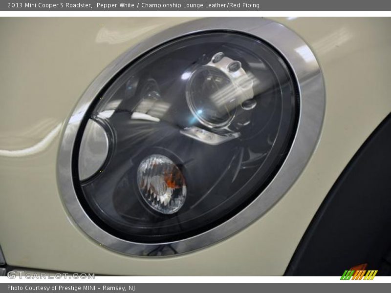 Pepper White / Championship Lounge Leather/Red Piping 2013 Mini Cooper S Roadster