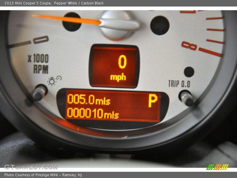 Pepper White / Carbon Black 2013 Mini Cooper S Coupe