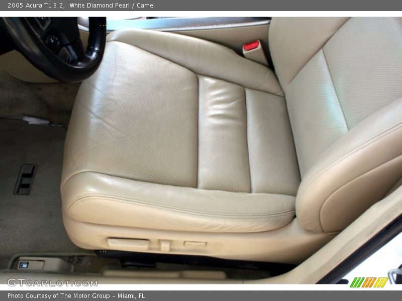 White Diamond Pearl / Camel 2005 Acura TL 3.2