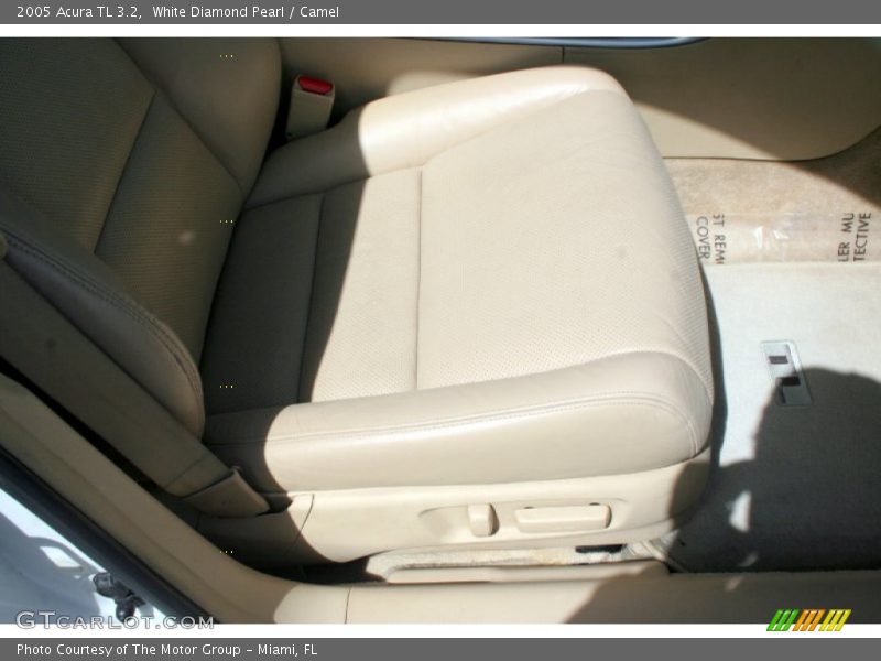 White Diamond Pearl / Camel 2005 Acura TL 3.2