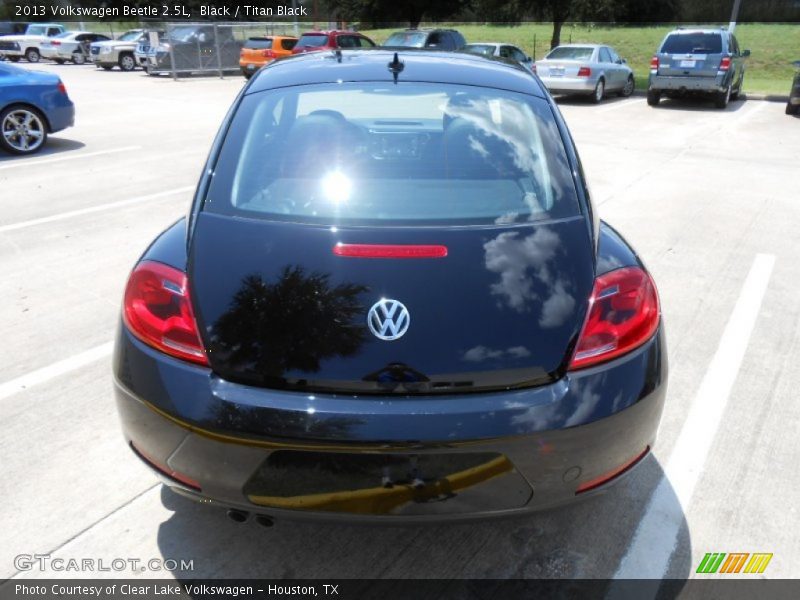 Black / Titan Black 2013 Volkswagen Beetle 2.5L