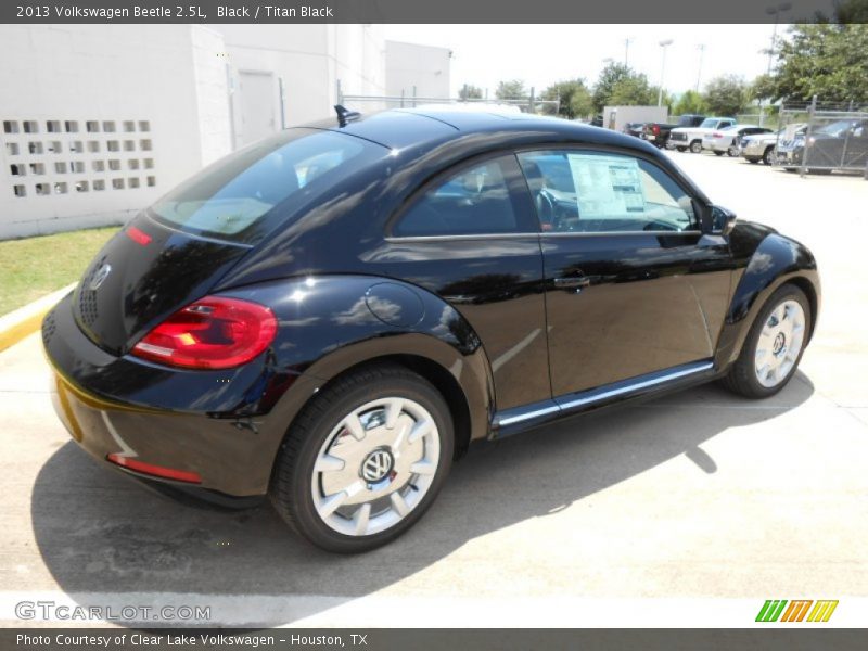 Black / Titan Black 2013 Volkswagen Beetle 2.5L