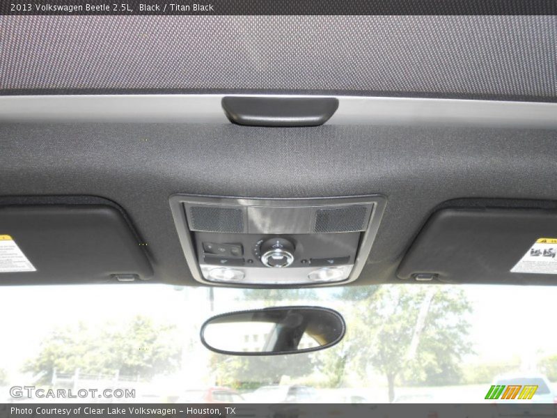 Black / Titan Black 2013 Volkswagen Beetle 2.5L