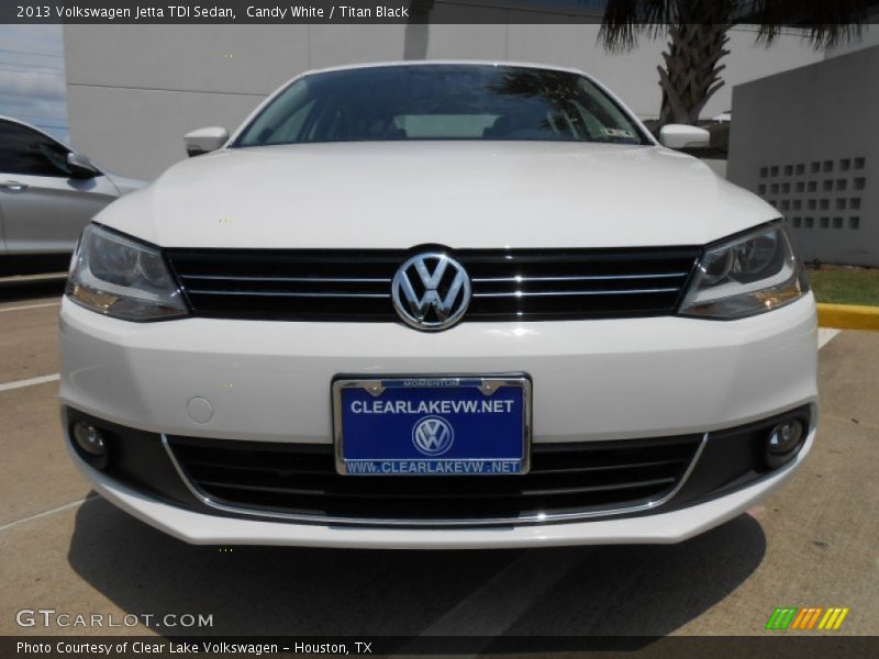 Candy White / Titan Black 2013 Volkswagen Jetta TDI Sedan