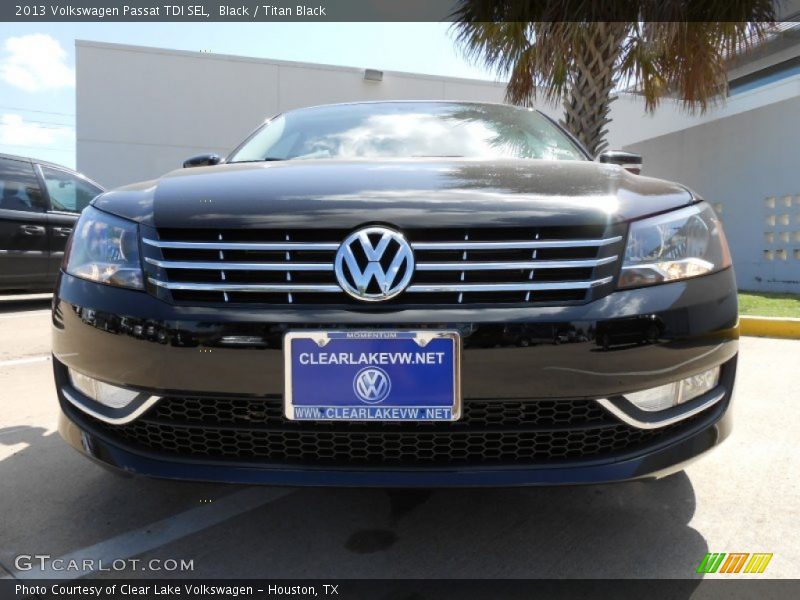 Black / Titan Black 2013 Volkswagen Passat TDI SEL