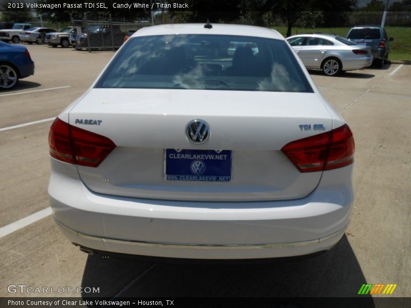 Candy White / Titan Black 2013 Volkswagen Passat TDI SEL