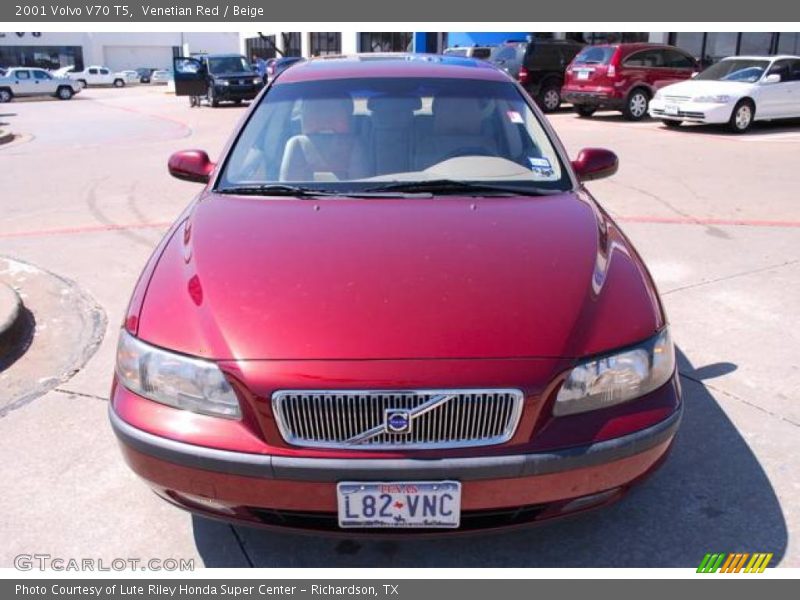 Venetian Red / Beige 2001 Volvo V70 T5