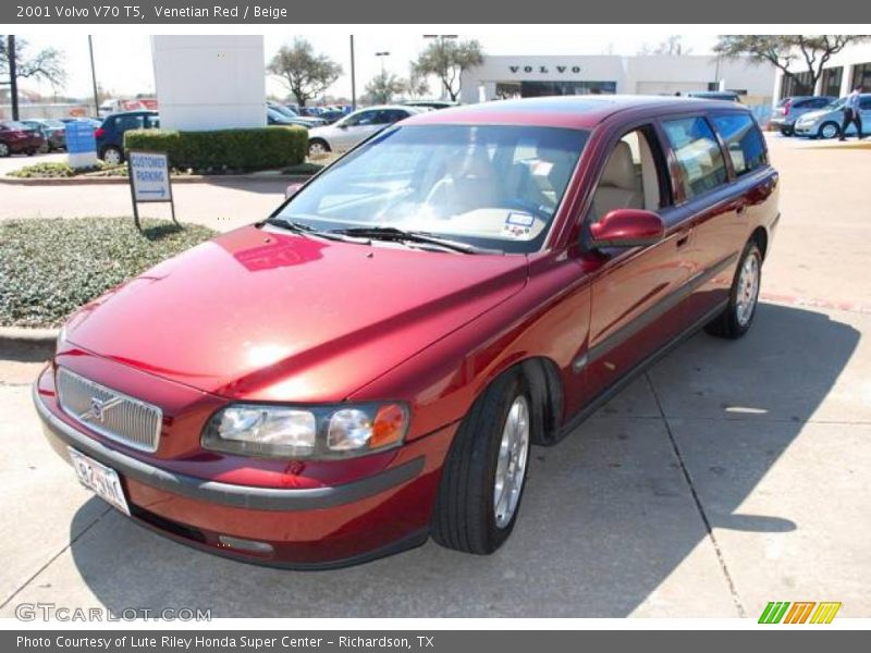 Venetian Red / Beige 2001 Volvo V70 T5
