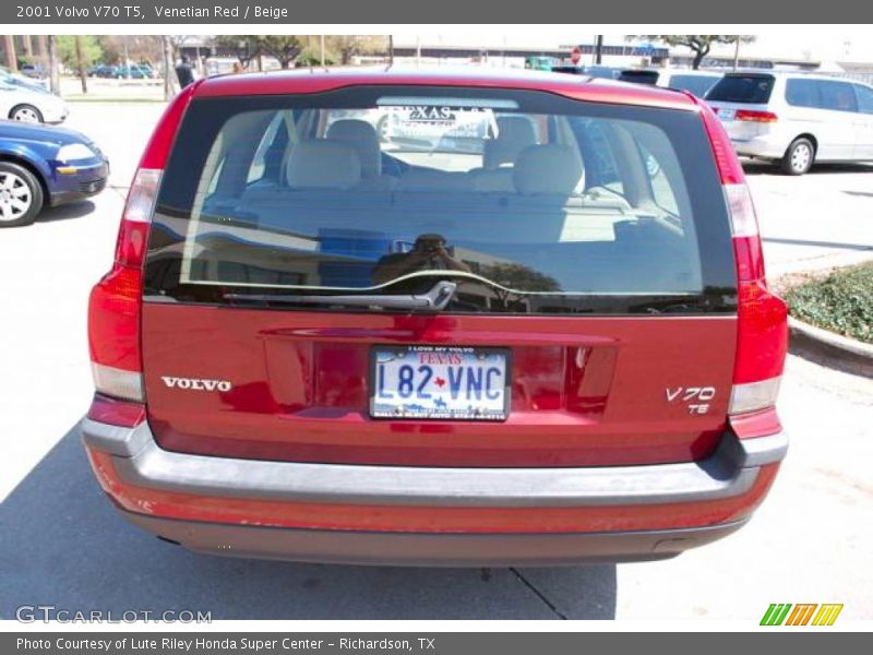 Venetian Red / Beige 2001 Volvo V70 T5