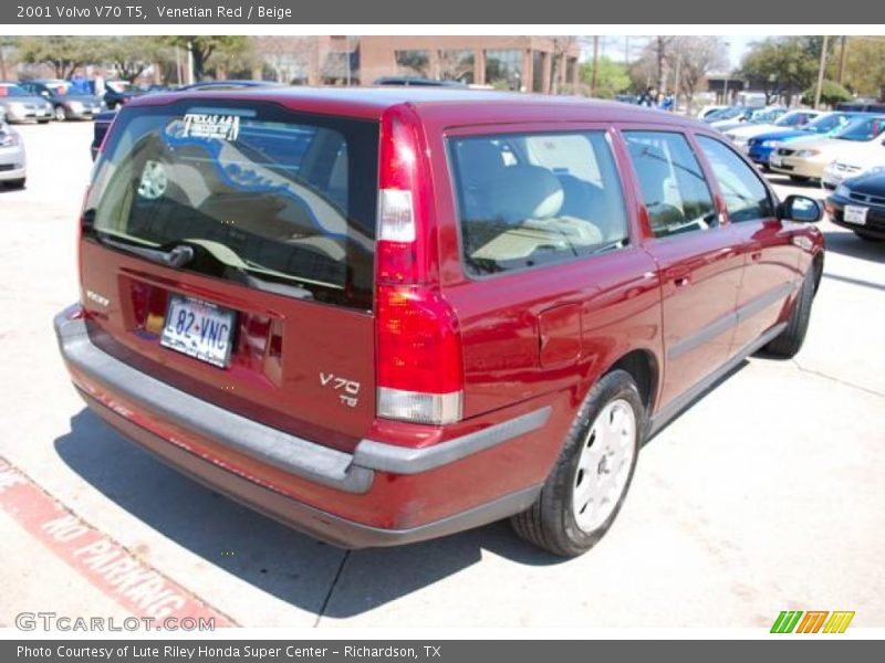 Venetian Red / Beige 2001 Volvo V70 T5