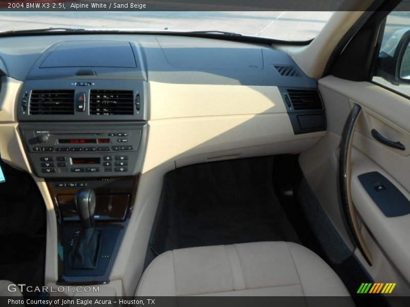 Alpine White / Sand Beige 2004 BMW X3 2.5i