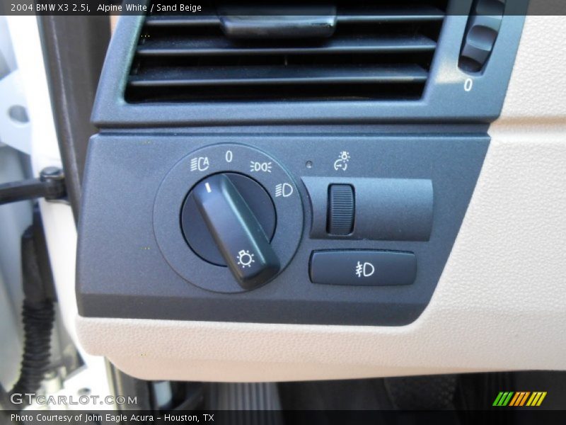 Alpine White / Sand Beige 2004 BMW X3 2.5i