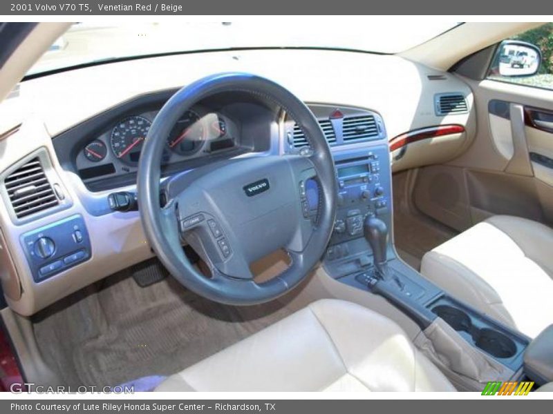 Venetian Red / Beige 2001 Volvo V70 T5