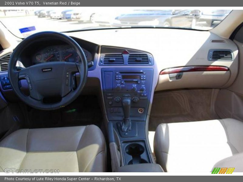 Venetian Red / Beige 2001 Volvo V70 T5
