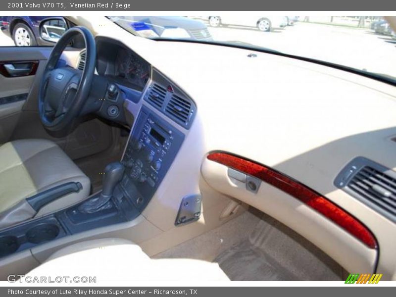 Venetian Red / Beige 2001 Volvo V70 T5