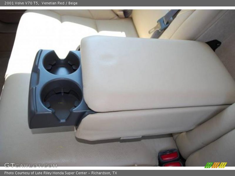 Venetian Red / Beige 2001 Volvo V70 T5