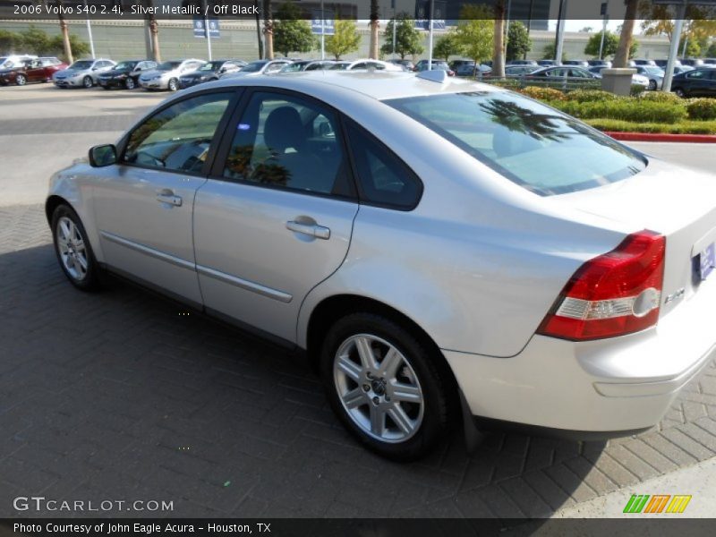 Silver Metallic / Off Black 2006 Volvo S40 2.4i