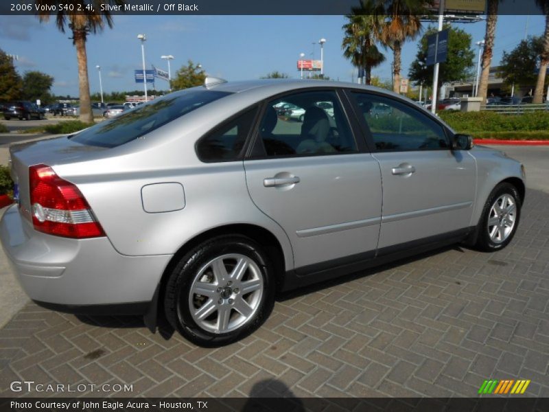 Silver Metallic / Off Black 2006 Volvo S40 2.4i