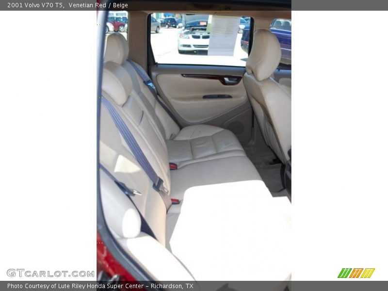 Venetian Red / Beige 2001 Volvo V70 T5