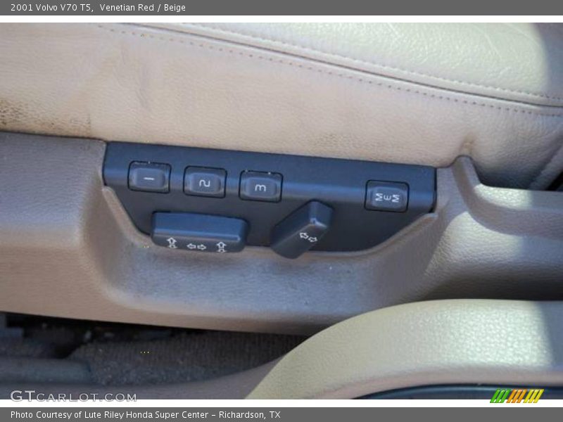 Venetian Red / Beige 2001 Volvo V70 T5