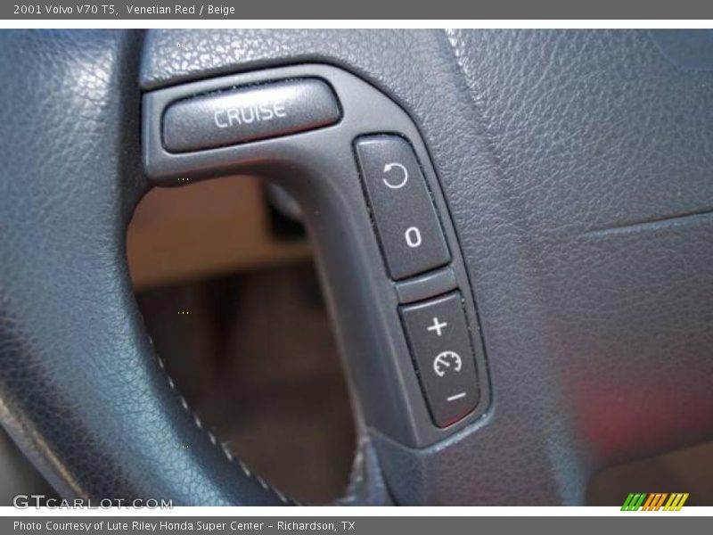 Venetian Red / Beige 2001 Volvo V70 T5