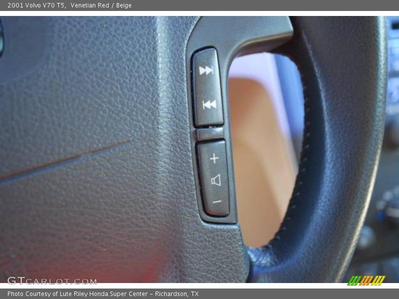 Venetian Red / Beige 2001 Volvo V70 T5