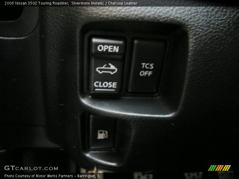 Controls of 2006 350Z Touring Roadster
