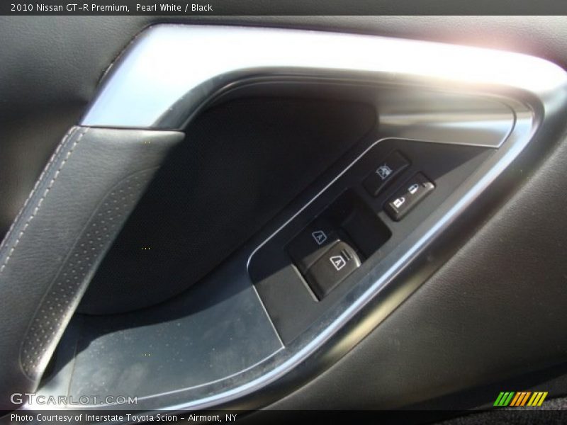 Pearl White / Black 2010 Nissan GT-R Premium