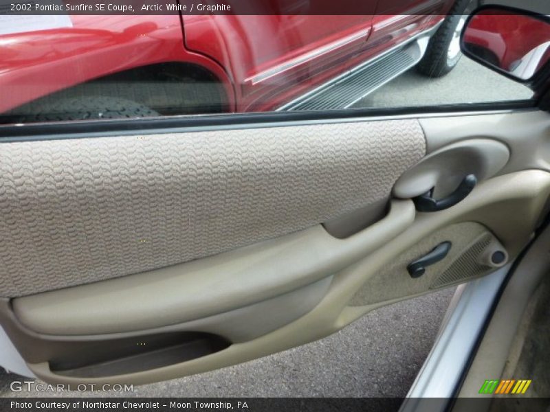 Arctic White / Graphite 2002 Pontiac Sunfire SE Coupe