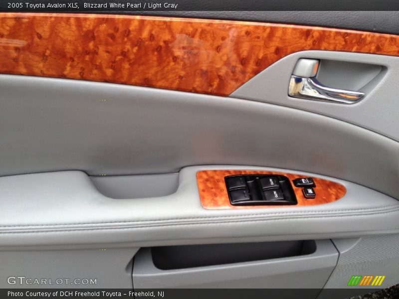 Blizzard White Pearl / Light Gray 2005 Toyota Avalon XLS