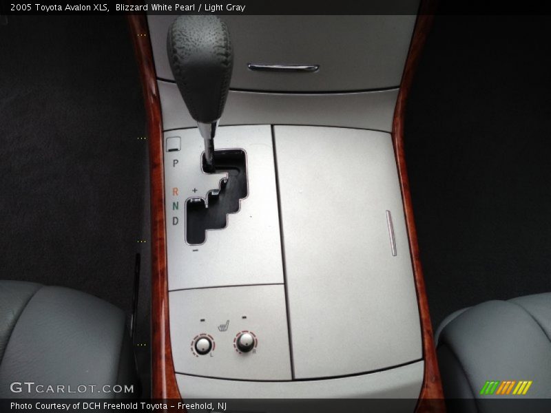 Blizzard White Pearl / Light Gray 2005 Toyota Avalon XLS