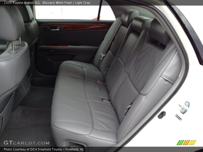 Blizzard White Pearl / Light Gray 2005 Toyota Avalon XLS