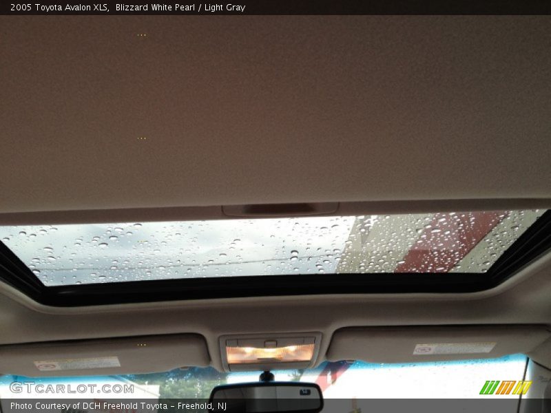 Blizzard White Pearl / Light Gray 2005 Toyota Avalon XLS