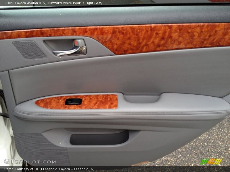 Blizzard White Pearl / Light Gray 2005 Toyota Avalon XLS