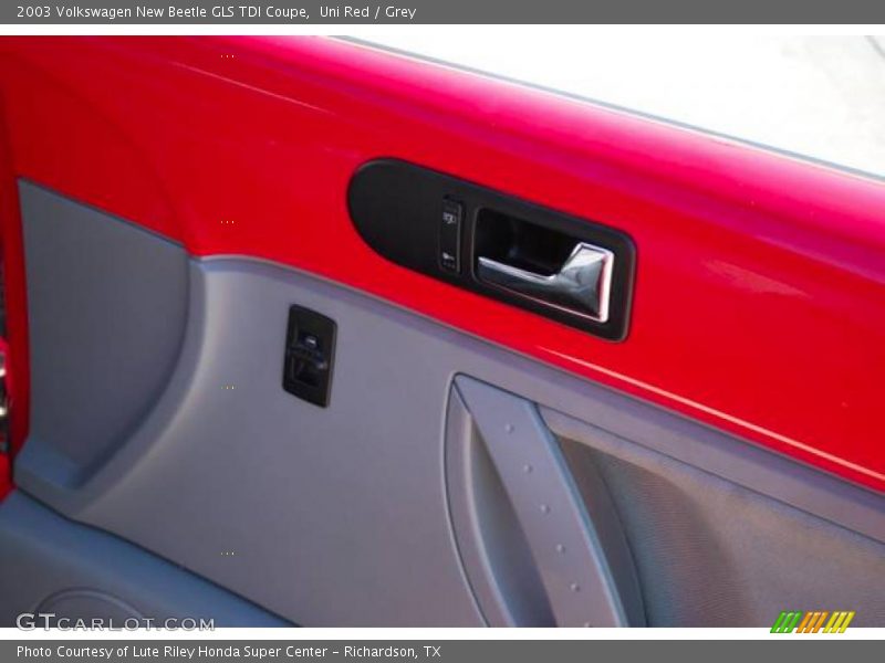 Uni Red / Grey 2003 Volkswagen New Beetle GLS TDI Coupe