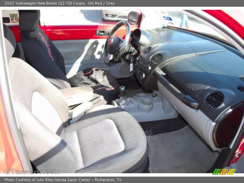 Uni Red / Grey 2003 Volkswagen New Beetle GLS TDI Coupe