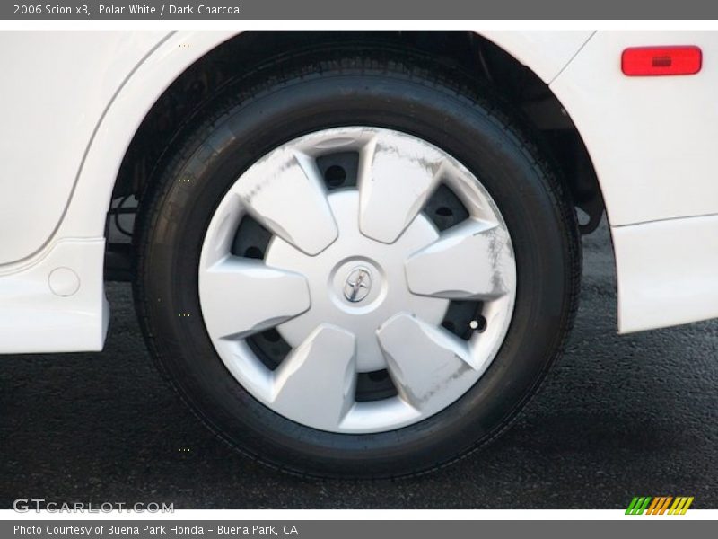 Polar White / Dark Charcoal 2006 Scion xB