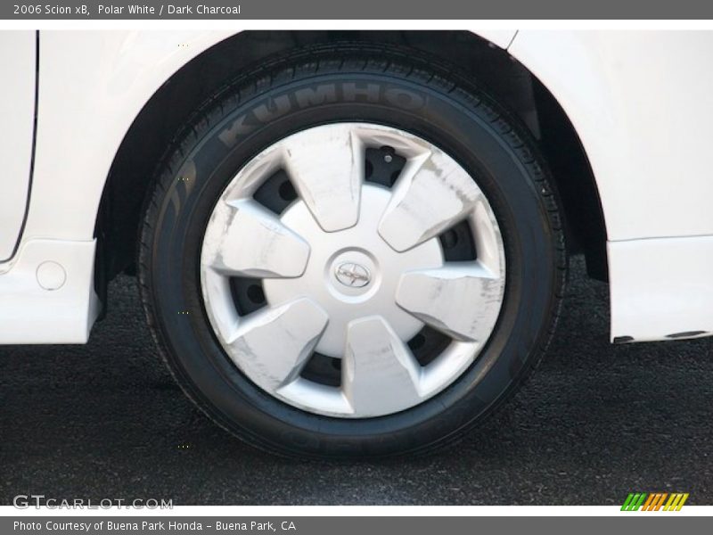 Polar White / Dark Charcoal 2006 Scion xB