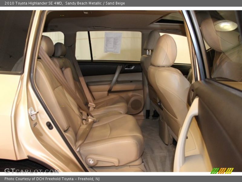 Sandy Beach Metallic / Sand Beige 2010 Toyota Highlander SE 4WD