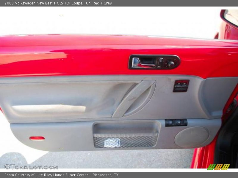 Uni Red / Grey 2003 Volkswagen New Beetle GLS TDI Coupe
