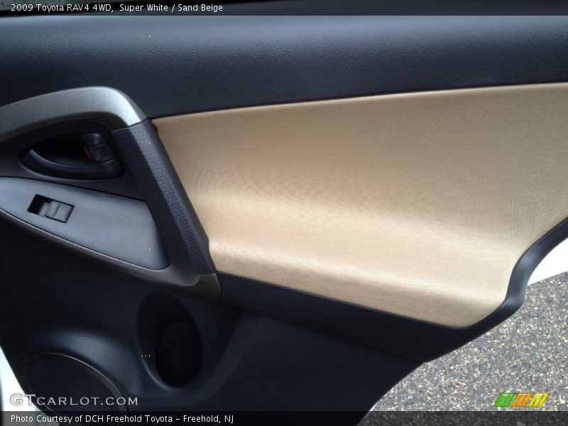 Super White / Sand Beige 2009 Toyota RAV4 4WD