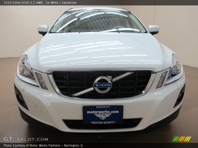 Ice White / Sandstone 2010 Volvo XC60 3.2 AWD