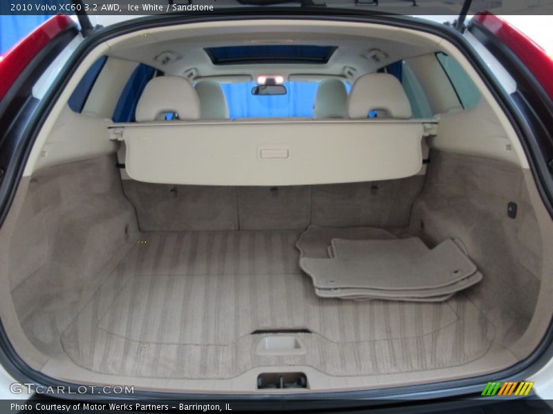  2010 XC60 3.2 AWD Trunk