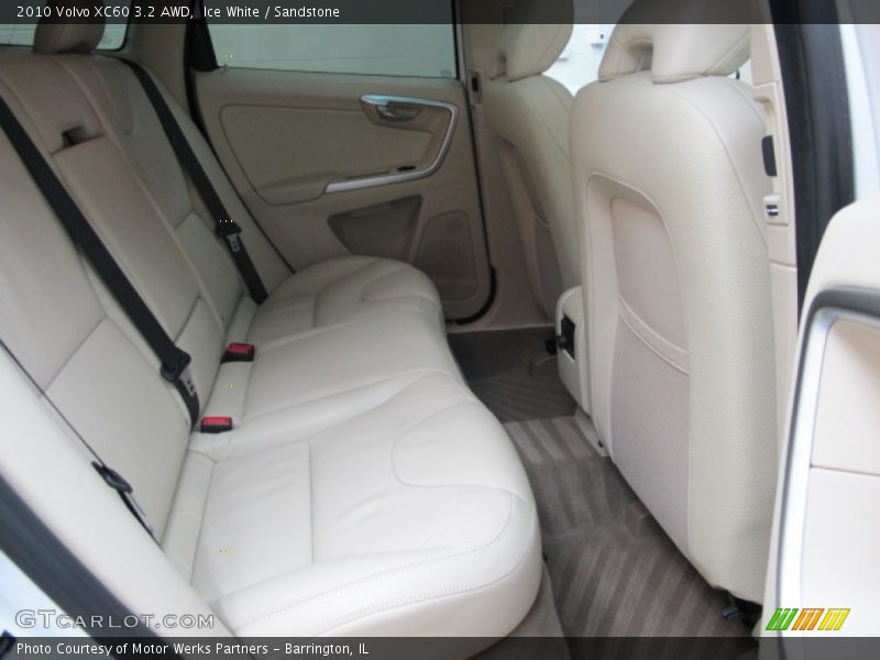  2010 XC60 3.2 AWD Sandstone Interior