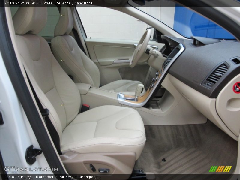  2010 XC60 3.2 AWD Sandstone Interior