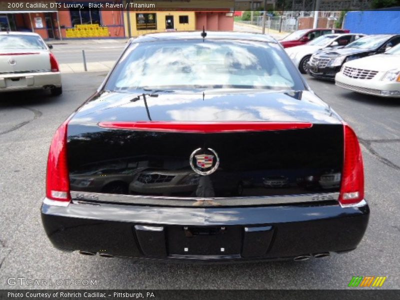 Black Raven / Titanium 2006 Cadillac DTS Luxury