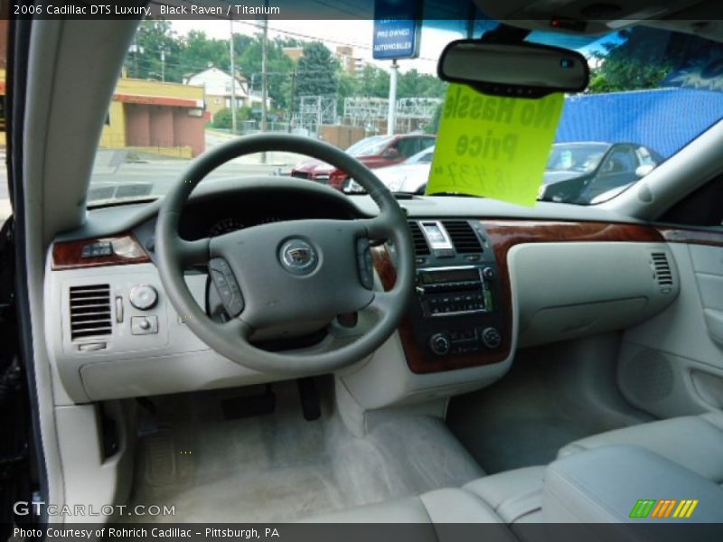 Black Raven / Titanium 2006 Cadillac DTS Luxury