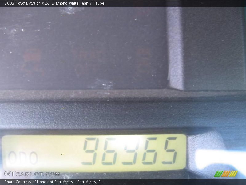 Diamond White Pearl / Taupe 2003 Toyota Avalon XLS