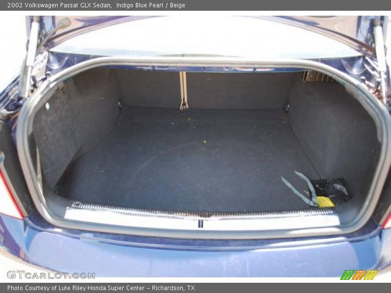 Indigo Blue Pearl / Beige 2002 Volkswagen Passat GLX Sedan